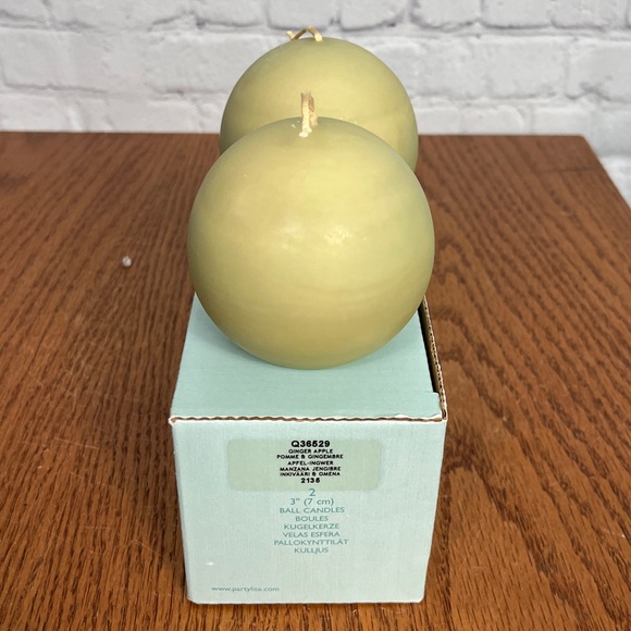 PartyLite Pair of 3” Ball Candles New in Box Ginger Apple Q36529 - Picture 2 of 4